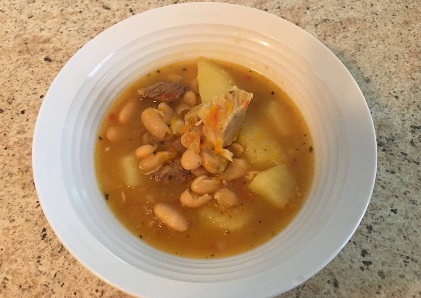 Sopa o guiso de porotos blancos fácil