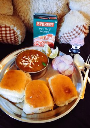 अलीगढ़ की स्ट्रीट स्टाइल पाव भाजी (aligarh ki street style pav bhaji reicpe in Hindi) रेसिपी मुख्य फोटो