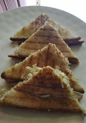 A picture of Egg Bread Sandwich.