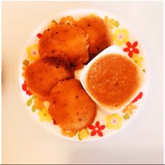 A picture of Tomato Idli.