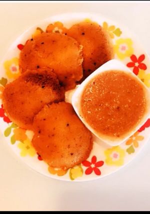 A picture of Tomato Idli.