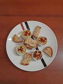 Una foto de Hummus de habas de soja germinada con tahini 2 cereales