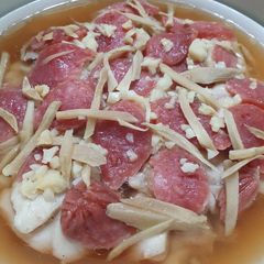Steam Chicken with Chinese Sausage A picture of Steam Chicken with Chinese Sausage.