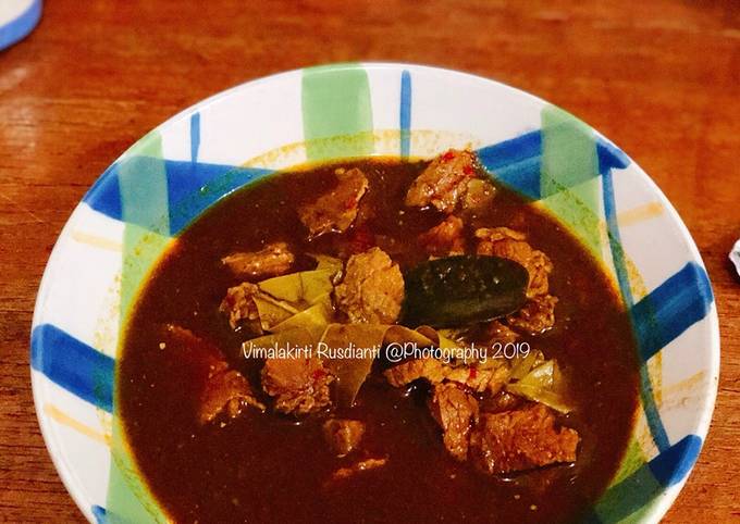 Rawon daging sapi