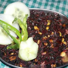 A picture of Lal bhaji with Rosted peanut.
