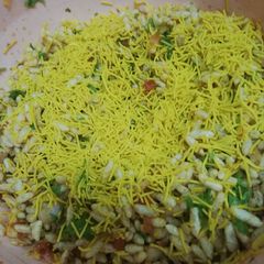 A picture of Bhel (murmure and veg chaat).