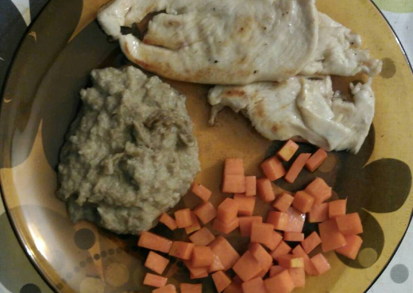 Pechuga de pavo marinada con salsa de champiñones y calabaza