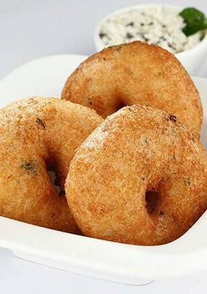 मेडु वड़ा (Medu vada recipe in hindi) रेसिपी मुख्य फोटो