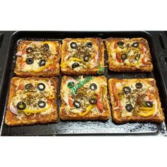 A picture of Bread pizza.