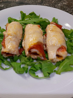 Foto principal de Rollitos de ave con jamón y queso