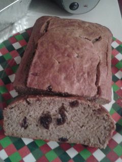 Una foto de Torta casera de banano con uvas pasas