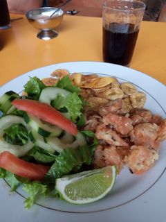 Una foto de Camarones empanizado