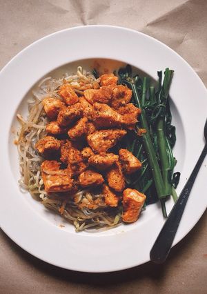 Hình của món 🍽 Miến Trộn Ức Gà Cay Eat Clean.
