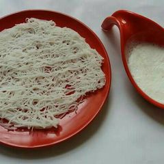 A picture of Rice noodles with Coconut cream.