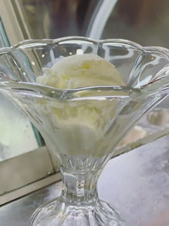 A picture of Vanilla ice cream.