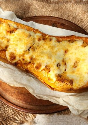 Una foto de 💫 Calabaza rellena de arroz y bolognesa gratinadas 💫