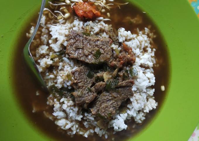 Cara Gampang Menyiapkan Rawon bumbu instan Anti Gagal