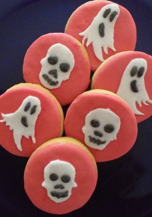 Una foto de Galletas de mantequilla para decorar con fondant para Halloween