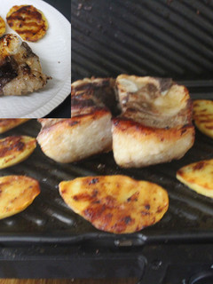 Una foto de Chuletón de buey con patatas asadas