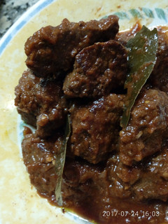 Una foto de Carne con tomate
