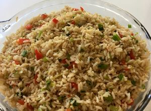 Una foto de Arroz frito de vegetales