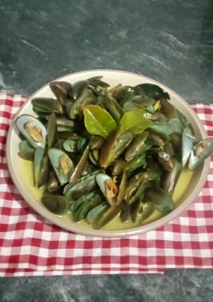 Foto resep Kerang Hijau Bumbu Kuning (170)