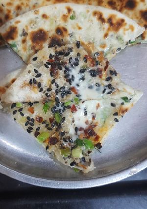 સ્ટફ નાન (Stuffed Naan Recipe In Gujarati) રેસીપી મુખ્ય ફોટો