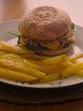 Hamburguesa de coliflor con patatas al horno