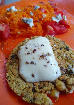 Una foto de Medallones de garbanzo veganos ✨ mi receta 🌈