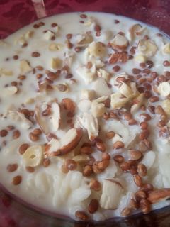 દૂધ પૌંઆ (Milk Poha recipe in gujarati) રેસીપી મુખ્ય ફોટો