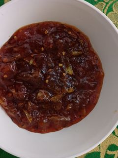 आम की खट्टी मीठी चटनी(aam ki khatti mithi chutney recipe in nhindi) रेसिपी मुख्य फोटो