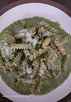 Una foto de Fusilli con Pollo en Salsa de Cilantro