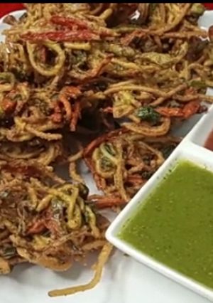 A picture of Noodles pakora.
