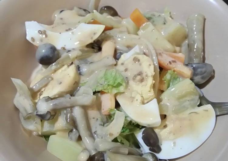 Bagaimana mengolah Salad sayur &amp; Tuna Anti Gagal