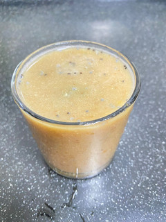 பேரிச்சம்பழ தேங்காய்ப் பால் ஜூஸ்(Dates coconut milkshake recipe in tamil) செய்முறை முக்கிய புகைப்படம்