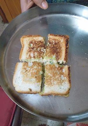 મેયોનીઝ વીથ ચીઝ સેન્ડવીચ રેસીપી મુખ્ય ફોટો