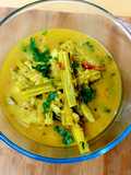 Sohanjana ki phali (drumsticks)