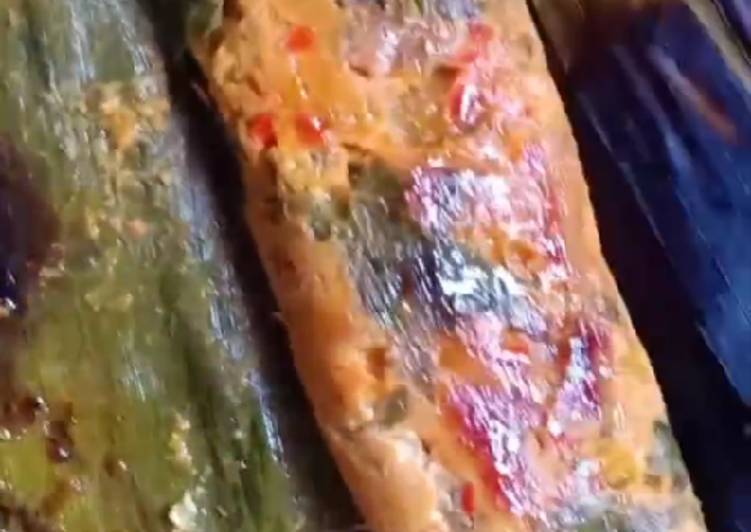 Pepes tuna kemangi ala paon cemplong moglong