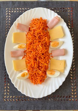 Φωτογραφία της συνταγής 🥕 Καροτοσαλάτα με ρολάκια γαλοπούλας & Milner