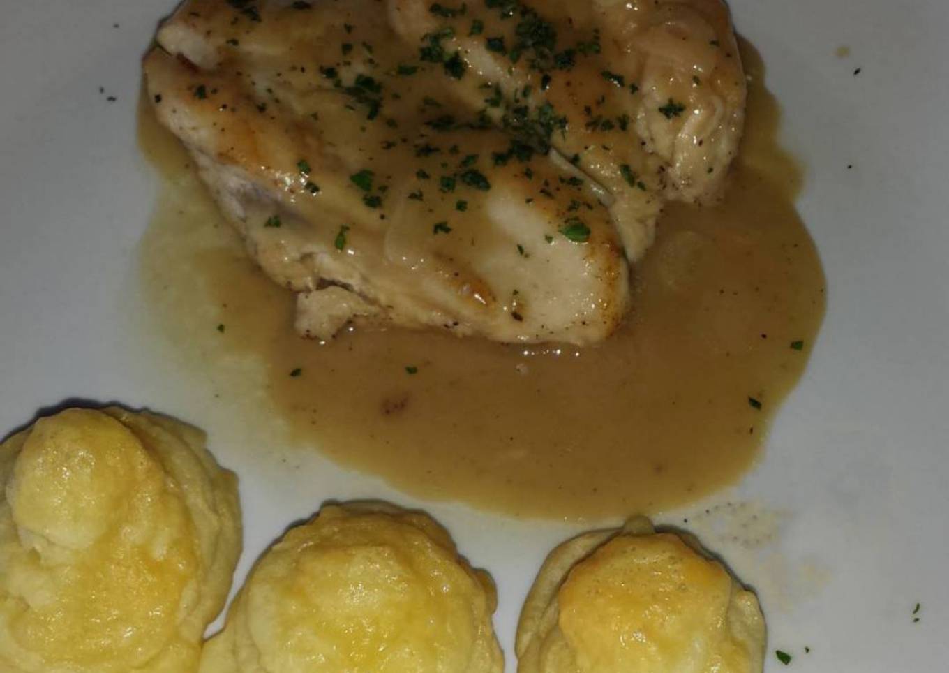 Pechugas de pollo al ajillo