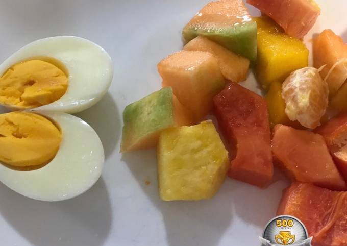 Desayuno con frutos amarillos y huevo Receta de Maria Luisa Aguilar- Cookpad