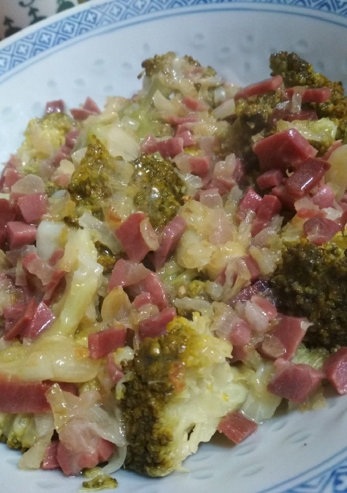 Una foto de Brócoli con bechamel de jamón