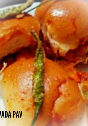 A picture of Vada pav.