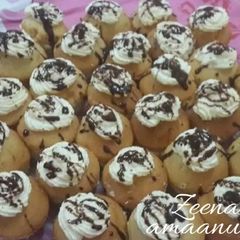 A picture of Vanilla Cupcakes.