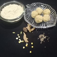 A picture of Sattu aata Ladoo.