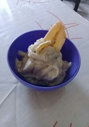 Una foto de Helado proteico de banana y coco📠