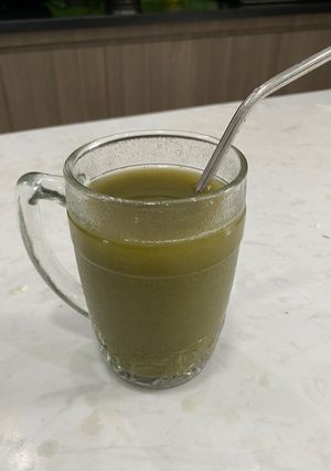 Hình của món Nước trà xanh chanh sả.