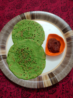 रवा पालक डोसा (Rava Palak Dosa Recipe In Marathi) रेसिपी चे मुख्य फोटो