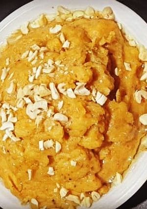 बेसन का हलवा (besan ka halwa recipe in Hindi) रेसिपी मुख्य फोटो