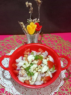 A picture of Tofu Vegetable Salad.